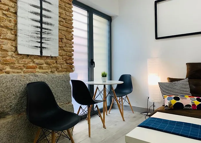 Con Encanto En Zona Tirso De Molina-Sol